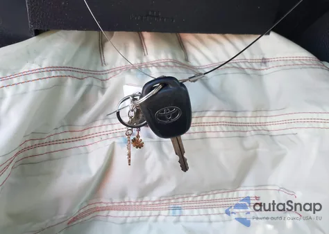 2017 Toyota Corolla Le из США, поврежденный, VIN 5YFBURHE7HP653637